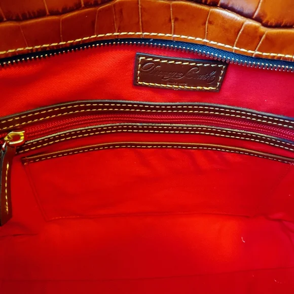 DOONEY AND BOURKE women's shoulder/handheld purse - Picture 4 of 6